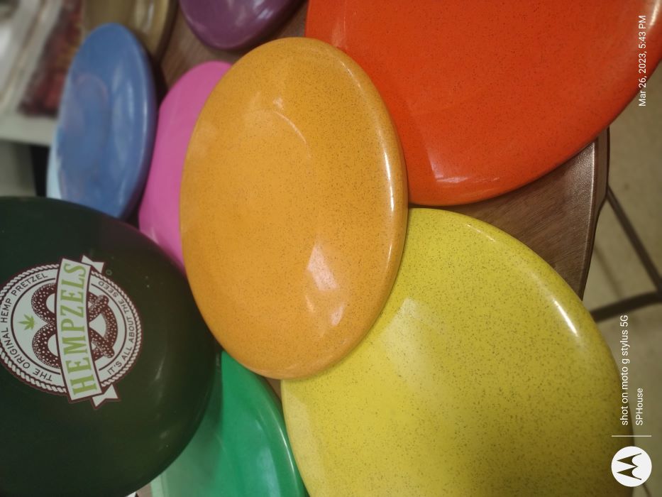 Ultimate Disc hemp bio plastics = frisbees 10" 16 colors